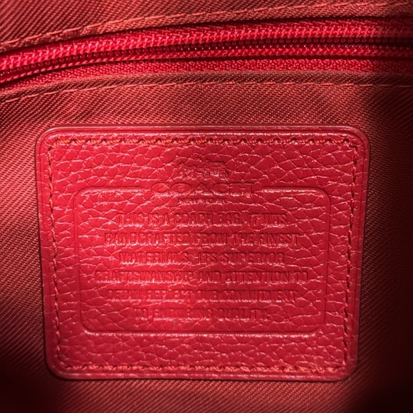 Coach Handbag with shoulder strap and crossbody strap. - Picture 4 of 4